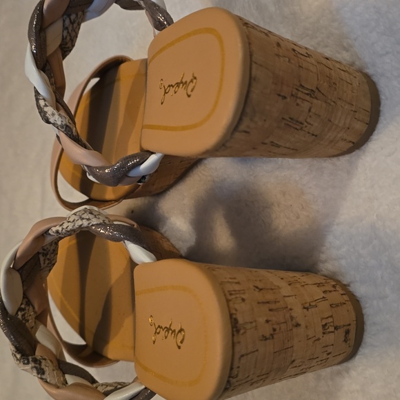 Qupid Wedge Sandals Women's US8 UK5 EUR39 - Picture 8 of 8